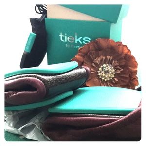 Tieks Burgundy Size 8 NIB